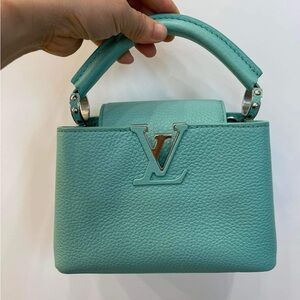 Sold Taurillon Mini Capucines Tiffany Blue